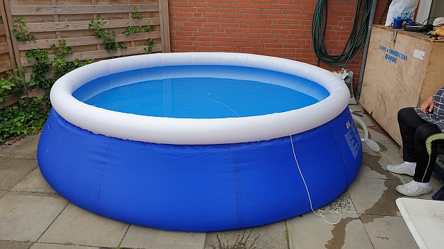 ../images/fotoalbum/pool/2020-05-19 19.18.41